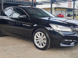 Honda Accord 2.4 VTi-L 2016 / 2017 / 2015 Black On Beige Terawat Siap Pakai TDP 60Jt 10