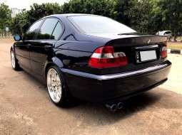 BMW 3 Series 318i AT 2003 Biru 5