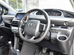 Toyota Sienta V 2017 MPV 6