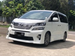 Toyota Vellfire Z Golden Eye 2013 MPV 2