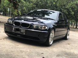 BMW 318i 2003 Biru 1