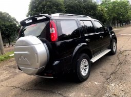 Ford Everest XLT Diesel AT 2013 Hitam 4