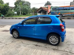 Toyota Etios Valco G 2017 3