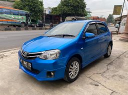 Toyota Etios Valco G 2017 4