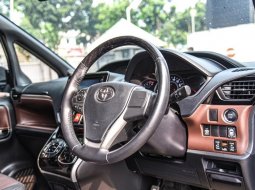 Toyota Voxy CVT 2019 4