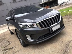 Kia Grand Sedona Ultimate 2017 Abu-abu 3