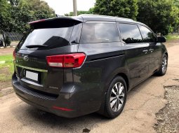 Kia Grand Sedona Ultimate 2017 Abu-abu 4