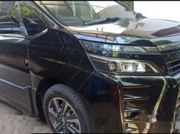 Mobil Toyota Voxy 2017 terbaik di Jawa Barat 9