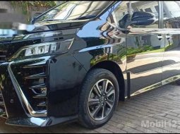 Mobil Toyota Voxy 2017 terbaik di Jawa Barat 8