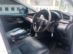 Toyota Kijang Innova V A/T Gasoline 2016 Putih 4