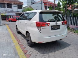 Toyota Kijang Innova V A/T Gasoline 2016 Putih 6