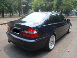 BMW 318i AT BIRU 2003 8