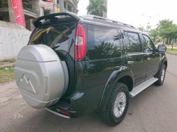 FORD EVEREST XLT AT HITAM 2013 5