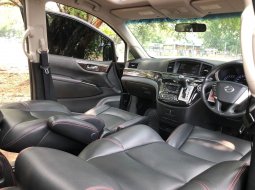 Nissan Elgrand Highway Star at 2011 Hitam 8