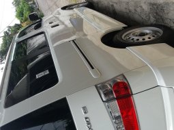 Jual mobil Daihatsu Luxio 2017 pemakaian 2018 4