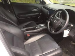 Mobil Honda HR-V 2020 E Special Edition dijual, Banten 6