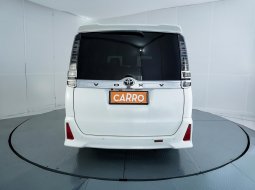 Toyota Voxy 2.0 AT 2019 Putih 5