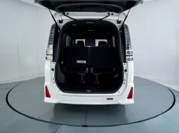 Toyota Voxy 2.0 AT 2019 Putih 9