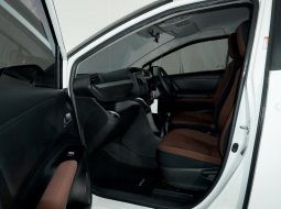 Toyota Sienta V MT 2018 Putih 8