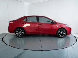 Toyota Corolla Altis 1.8 V AT 2017 Merah 10