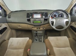 Toyota Fortuner 2.5 G AT 2013 Abu-abu 10