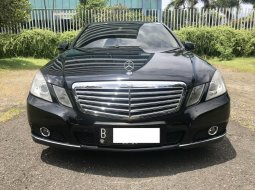 Mercedes-Benz E-Class E250 Elegance AT 2010 Hitam 2