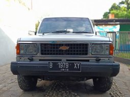 Chevrolet Trooper 2.8 Manual Abu-abu 2