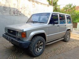 Chevrolet Trooper 2.8 Manual Abu-abu 5