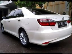 Mobil Toyota Camry 2016 V terbaik di DKI Jakarta 9