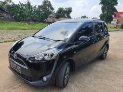 Jual mobil Toyota Sienta 2016 4