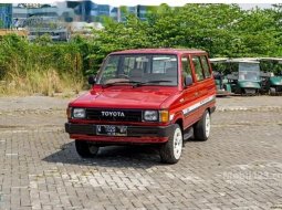 Mobil Toyota Kijang 1988 terbaik di Jawa Timur