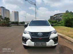 Toyota Fortuner 2.4 VRZ AT 2018 1