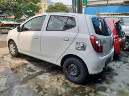 Daihatsu Ayla M 2016 Putih 1