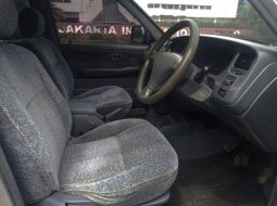 Jawa Barat, jual mobil Toyota Kijang LGX 2002 dengan harga terjangkau 4