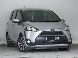 Toyota Sienta V CVT 2016 Silver Siap Pakai Murah Bergaransi DP 20Juta 2