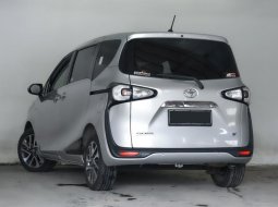 Toyota Sienta V CVT 2016 Silver Siap Pakai Murah Bergaransi DP 20Juta 3