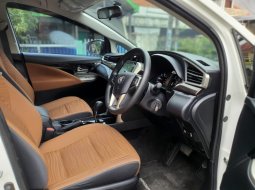 Toyota Kijang Innova V A/T Diesel 2019 Putih 2