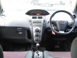 Toyota Yaris S Limited 2012 3