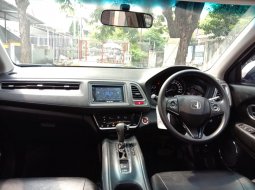 Honda HR-V 1.5L E CVT 2016 Putih plat S km 40 ribu 6