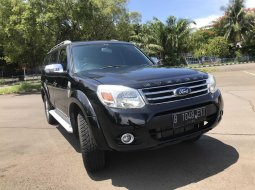 Ford Everest XLT 2013 Hitam 4