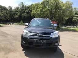 Ford Everest XLT 2013 Hitam 5