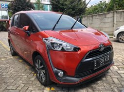 Toyota Sienta V MT 2016 1