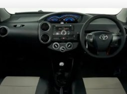 Toyota Etios 2016 Hitam 4