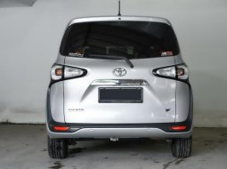 Toyota Sienta V 2016 MPV 3