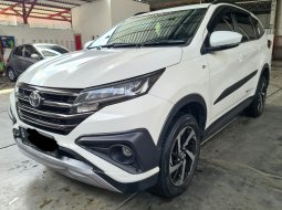 Toyota Rush S TRD AT ( Matic ) 2018 Putih km 25rban Good Condition 3