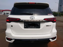 TOYOTA FORTUNER VRZ TRD AT PUTIH 2021 1