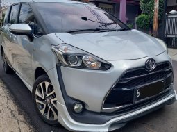 Toyota Sienta V CVT 2017 up Q