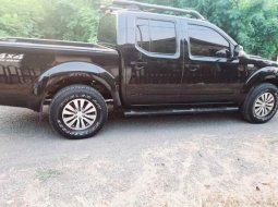 Nissan Frontier Dual Cab 2013 Hitam 3