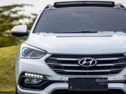 Mobil Hyundai Santa Fe 2017 CRDi dijual, DKI Jakarta