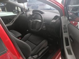 Toyota Yaris E 1.5   At 2013 Merah 5